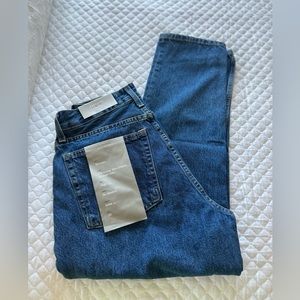 Everlane “The Curvy ‘90s Cheeky Straight Jean”